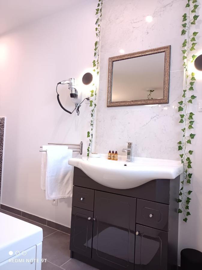 Les Suites Fenelon Le Cateau-Cambresis Экстерьер фото